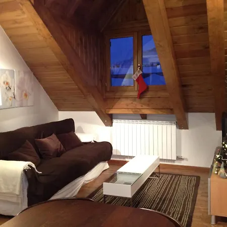 Coqueto Atico En Apartman Sallent de Gállego